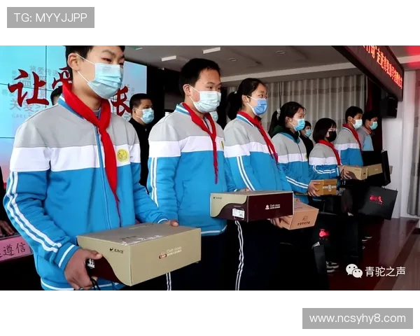 马赛足球队捐赠万件保暖物资温暖寒冬传递爱心与希望 马赛足球队捐赠万件保暖物资温暖寒冬传递爱心与希望